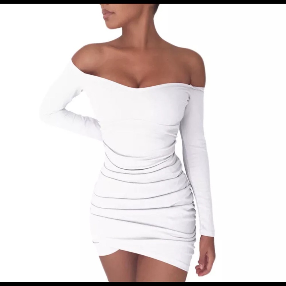 🆕 White Off the Shoulder Strapless Long Sleeve Dress